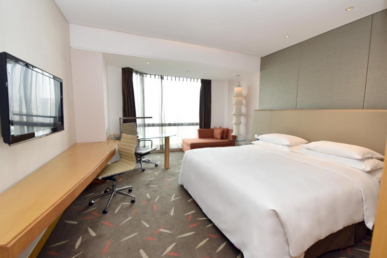 Crowne Plaza Zhongshan Wing On City By Ihg Eksteriør billede
